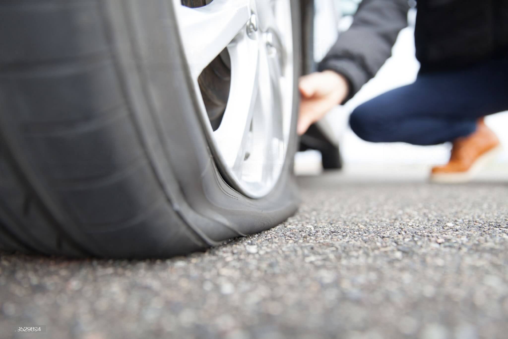 Can You Drive On a Flat Tire?